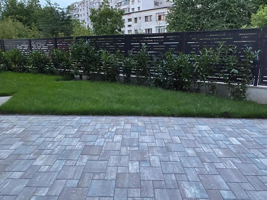 Pensiunea Charlotte Boutique Бакэу Экстерьер фото