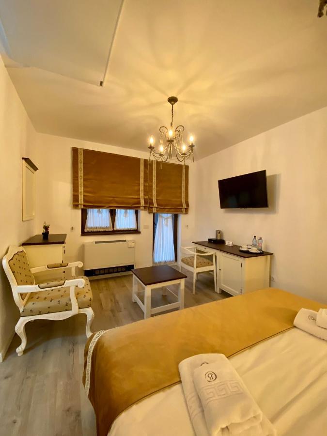Pensiunea Charlotte Boutique Бакэу Экстерьер фото