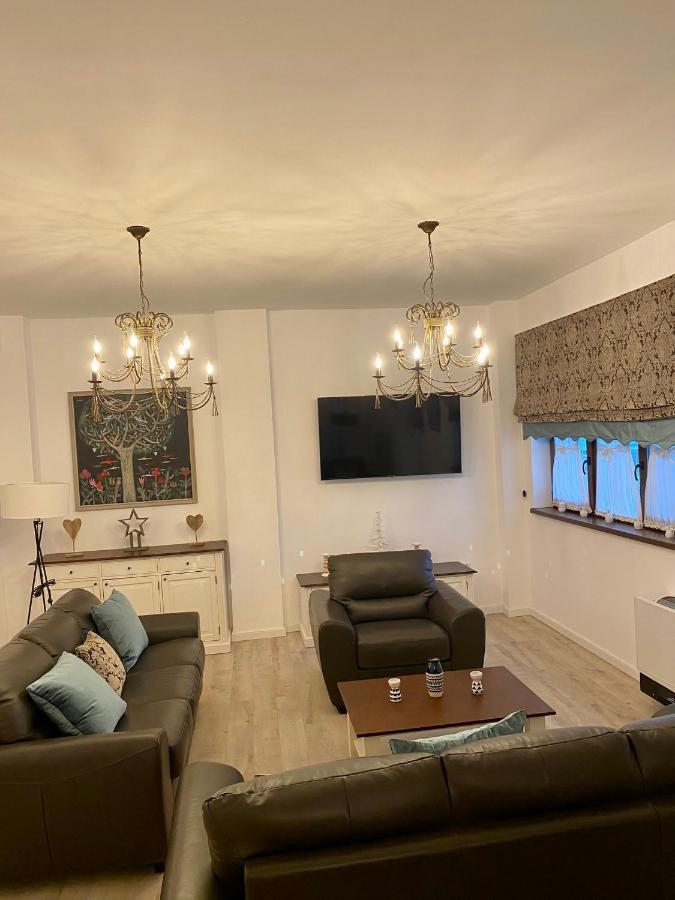 Pensiunea Charlotte Boutique Бакэу Экстерьер фото