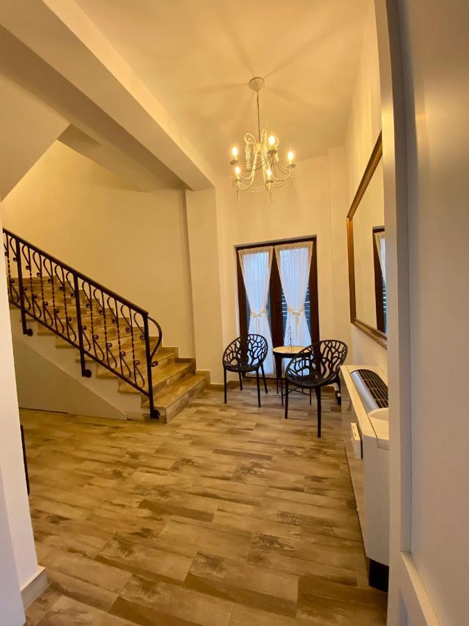 Pensiunea Charlotte Boutique Бакэу Экстерьер фото