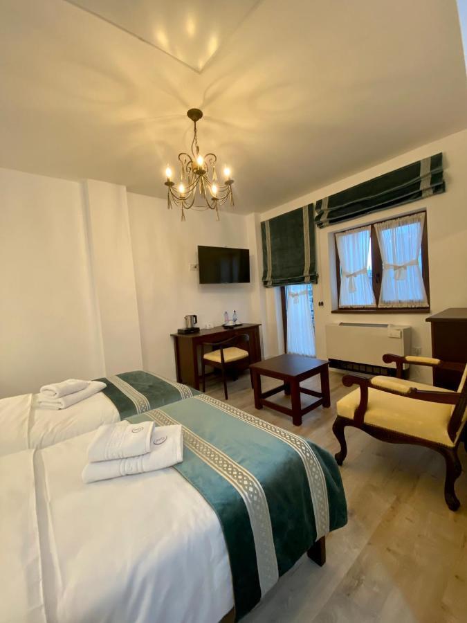 Pensiunea Charlotte Boutique Бакэу Экстерьер фото
