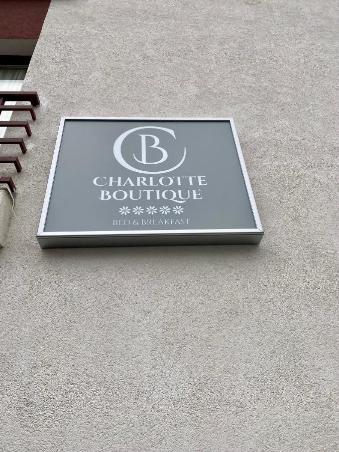 Pensiunea Charlotte Boutique Бакэу Экстерьер фото
