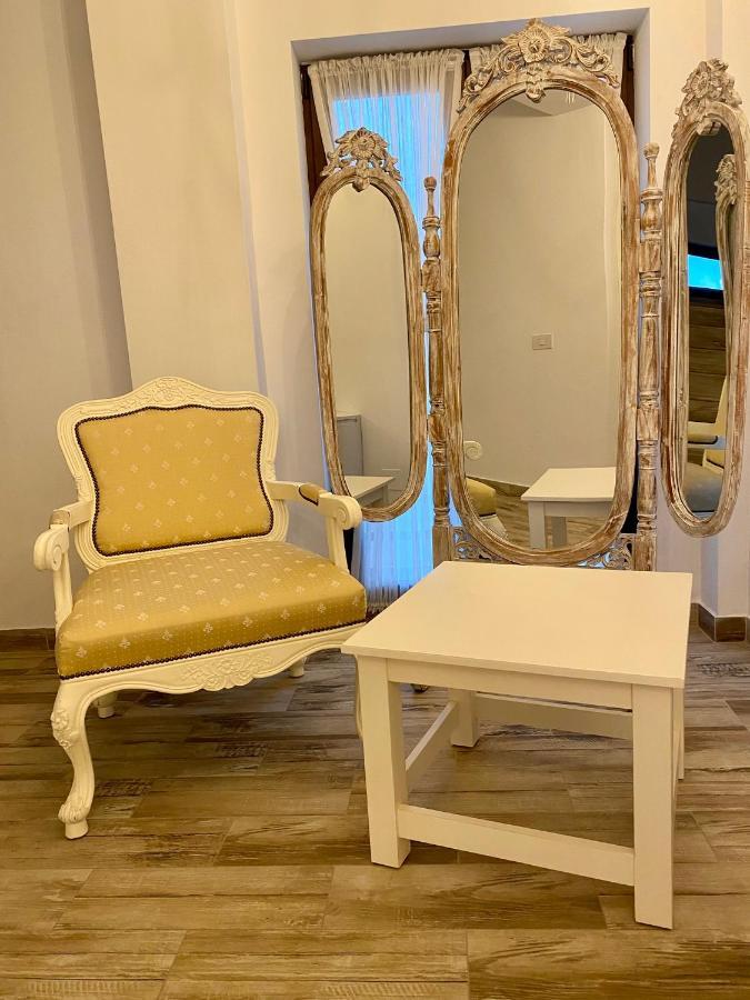 Pensiunea Charlotte Boutique Бакэу Экстерьер фото